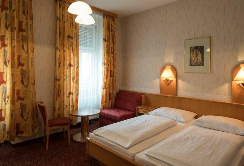 패밀리 룸, Admiral