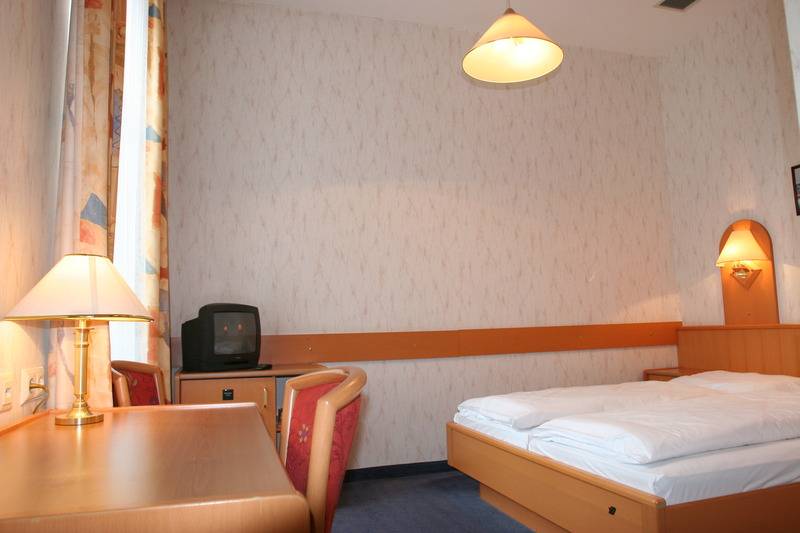 4인용 스탠다드 룸, Admiral