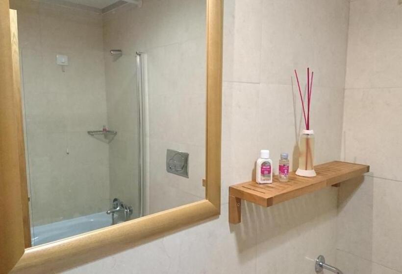 غرفة ديلوكس سرير كينج, Albergaria Senhora Do Espinheiro