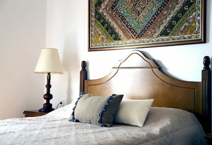 דירת חדר דלוקס, Candia House