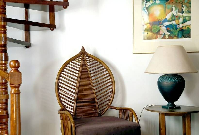 חדר דופלקס, Candia House