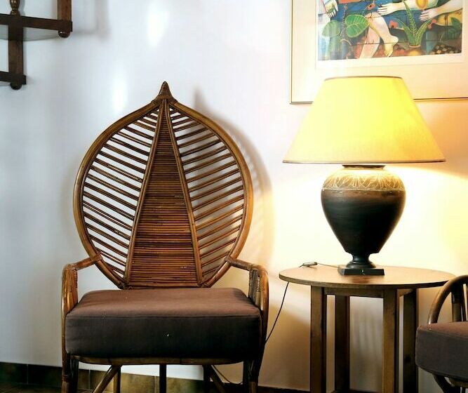 חדר דופלקס, Candia House