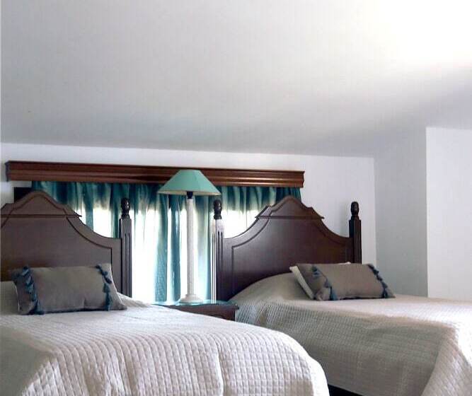 חדר דופלקס, Candia House