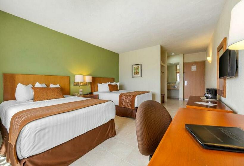 חדר סטנדרט שתי מיטות זוגיות, Comfort Inn Puerto Vallarta Golfside & Marina