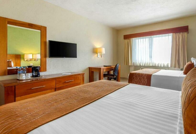 חדר סטנדרט שתי מיטות זוגיות, Comfort Inn Puerto Vallarta Golfside & Marina