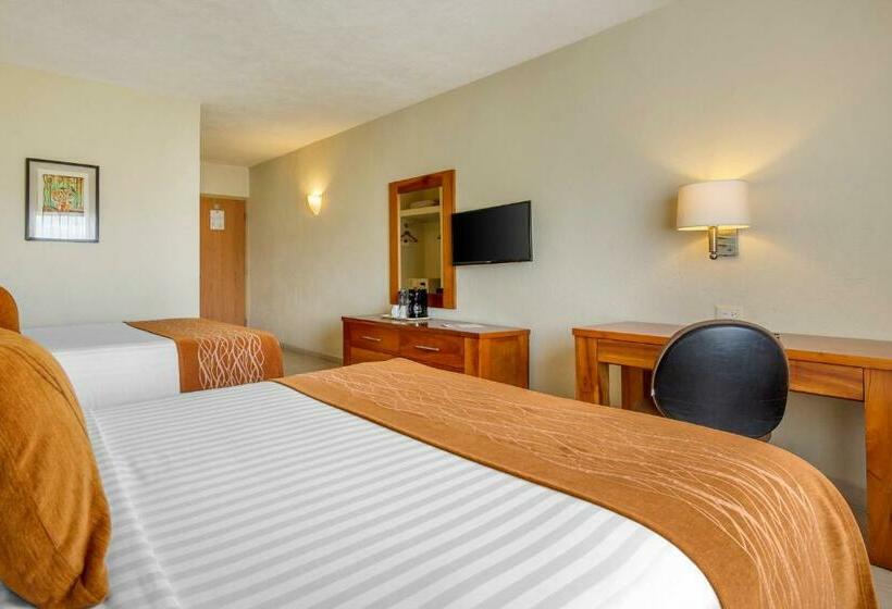 חדר סטנדרט שתי מיטות זוגיות, Comfort Inn Puerto Vallarta Golfside & Marina
