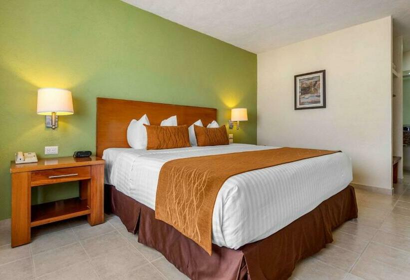 Standardrum King Size Säng, Comfort Inn Puerto Vallarta Golfside & Marina
