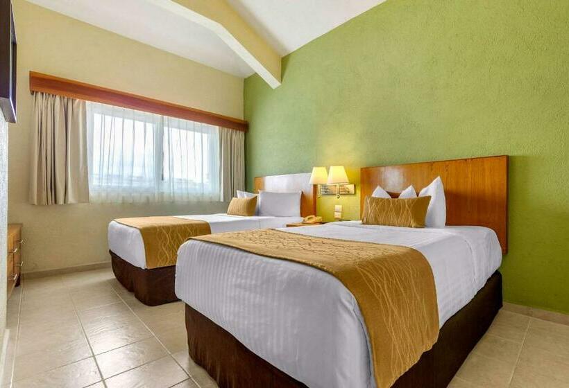 2 Sovrums Svit, Comfort Inn Puerto Vallarta Golfside & Marina