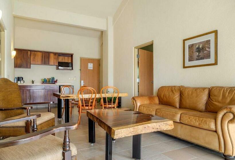 סוויטת 2 חדרי שינה, Comfort Inn Puerto Vallarta Golfside & Marina