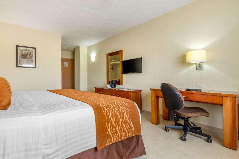 Standardrum King Size Säng, Comfort Inn Puerto Vallarta Golfside & Marina