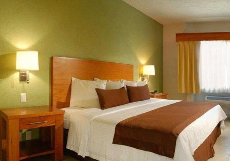 חדר סטנדרט עם מיטת קינג, Comfort Inn Puerto Vallarta Golfside & Marina