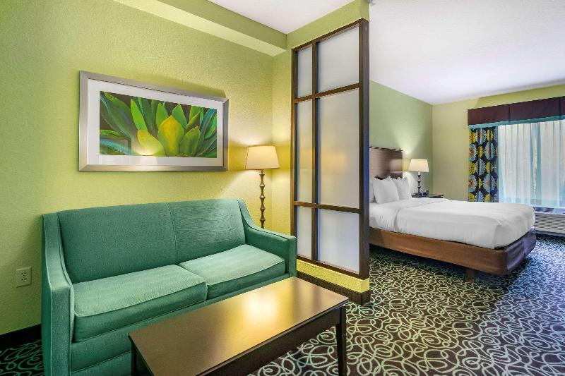 스위트 킹사이즈 침대, Hampton Inn By Hilton Tampa Fairgrounds Casino