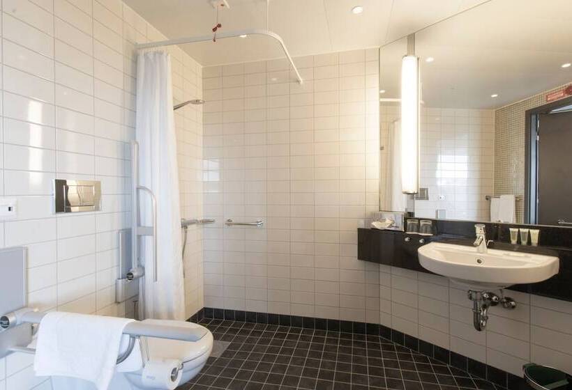 디럭스 룸, Courtyard By Marriott Stockholm Kungsholmen