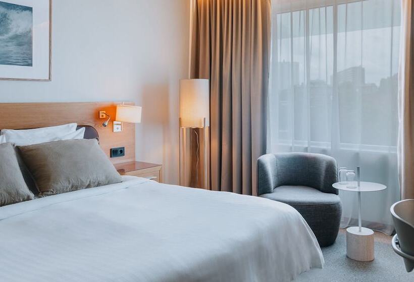 디럭스 룸, Courtyard By Marriott Stockholm Kungsholmen