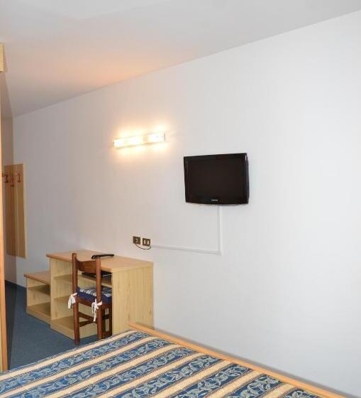 חדר סטנדרט, Debra Park