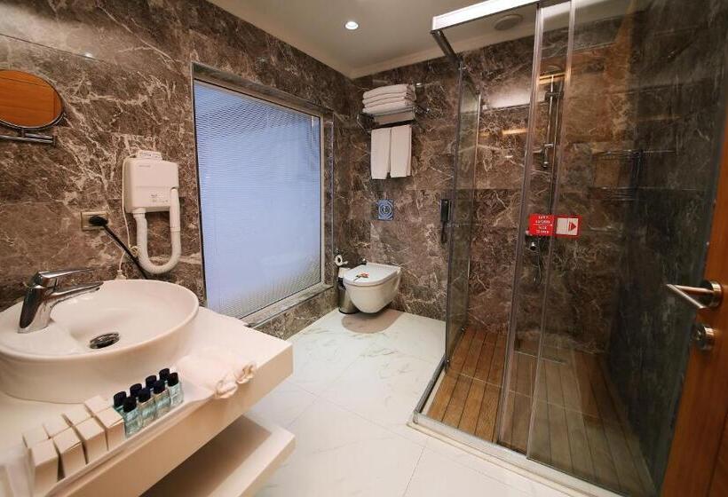 اتاق خانوادگی با چشم‌انداز دریا, Delta Hotels By Marriott Bodrum