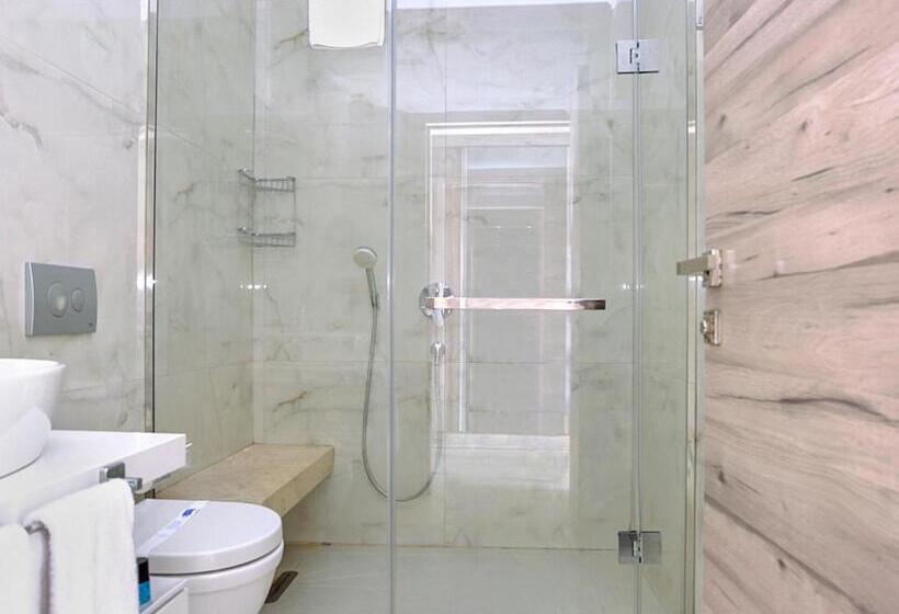 Номер Стандарт Вид на Море с Балконом, Delta Hotels By Marriott Bodrum