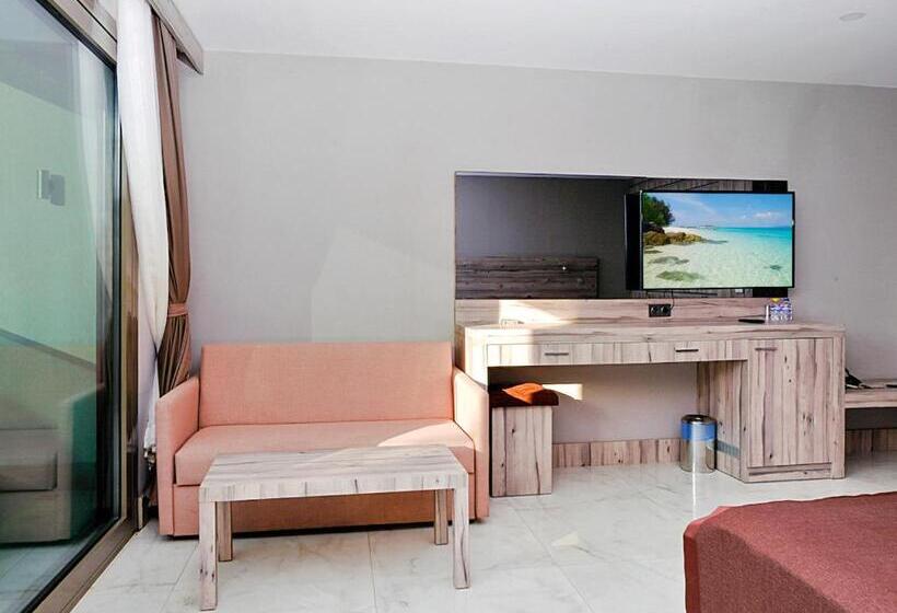 Номер Стандарт Вид на Море с Балконом, Delta Hotels By Marriott Bodrum