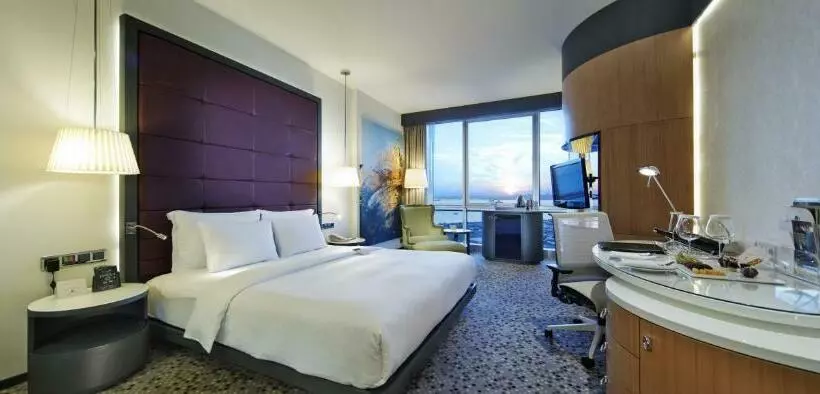 キングサイズベッドのデラックスルーム, Doubletree By Hilton Istanbulmoda