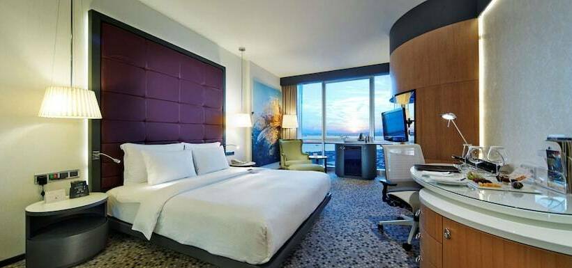 Deluxe Room Sea View, Doubletree By Hilton Istanbulmoda