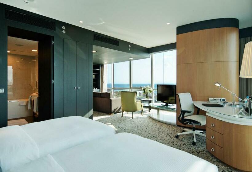 Junior Suite Sea View, Doubletree By Hilton Istanbulmoda