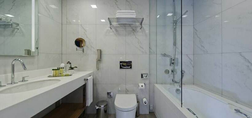 Junior Suite Sea View, Doubletree By Hilton Istanbulmoda