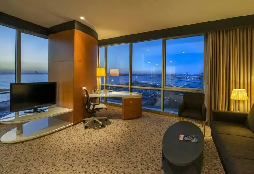 スイート（家族用）, Doubletree By Hilton Istanbulmoda