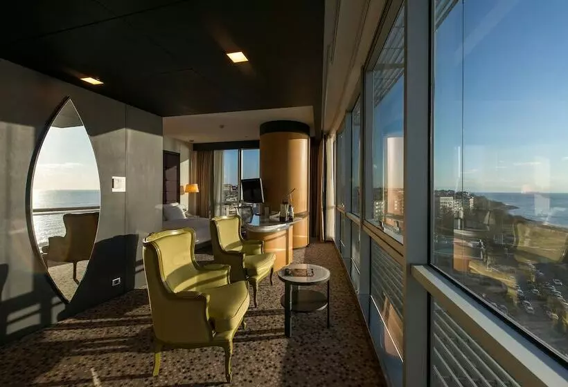 スイート（家族用）, Doubletree By Hilton Istanbulmoda