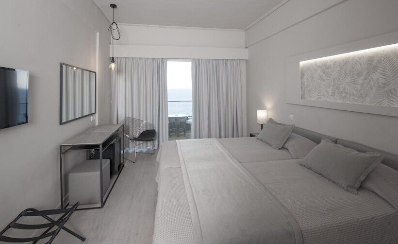 חדר משפחתי נוף לים, King Saron Hotel Resort