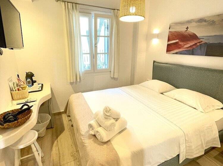 Номер Стандарт Индивидуальный, Lefteris