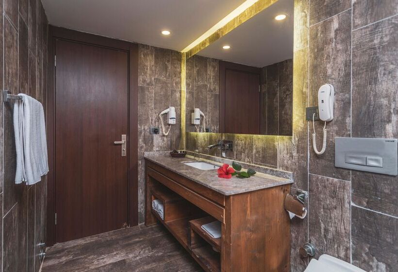 Номер Deluxe с Террасой, Manaspark Deluxe