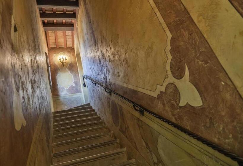 سوئیت رویال, Relais Castello Bevilacqua
