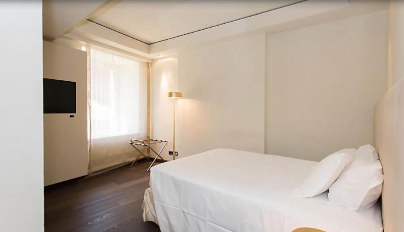 غرفة قياسية فردية, Romano House