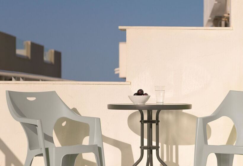 חדר סטנדרט, Sergios