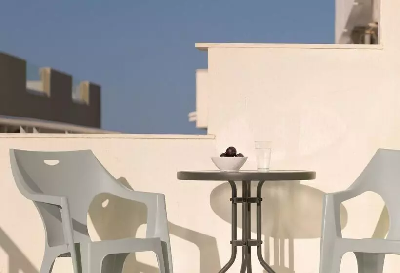 اتاق استاندارد, Sergios