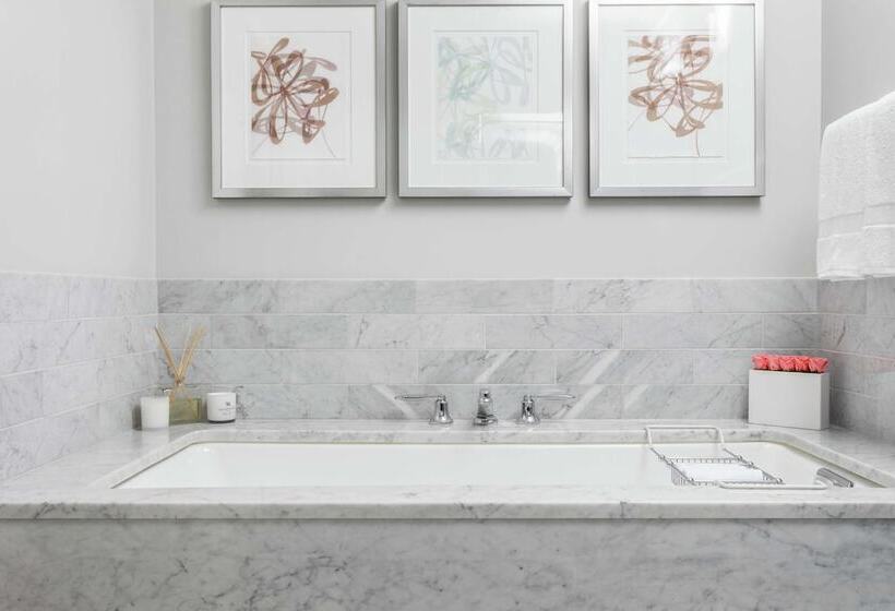 اتاق لوکس, Waldorf Astoria Chicago