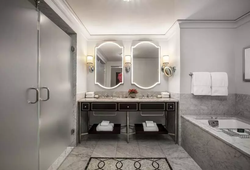 デラックスルーム, Waldorf Astoria Chicago