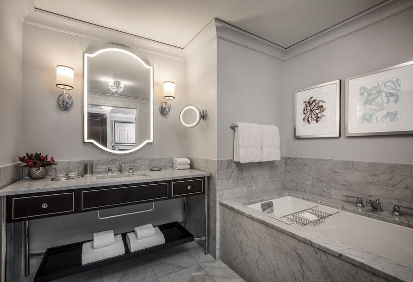 اتاق لوکس, Waldorf Astoria Chicago