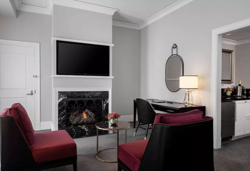 デラックスルーム, Waldorf Astoria Chicago