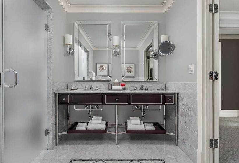 Suite Deluxe, Waldorf Astoria Chicago