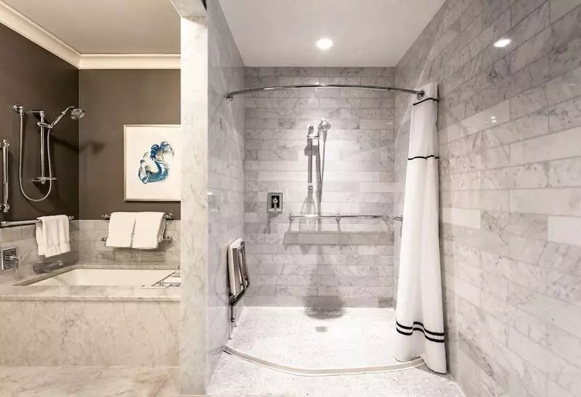 デラックスルーム, Waldorf Astoria Chicago