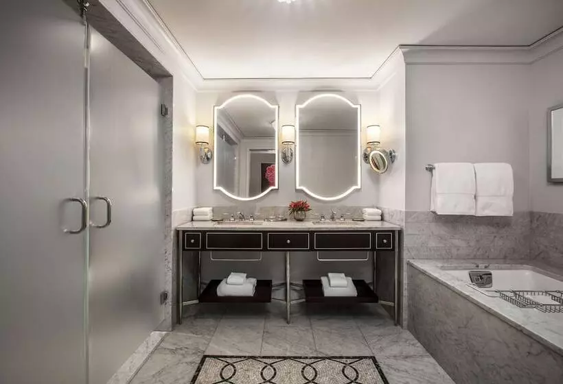 デラックスルーム, Waldorf Astoria Chicago