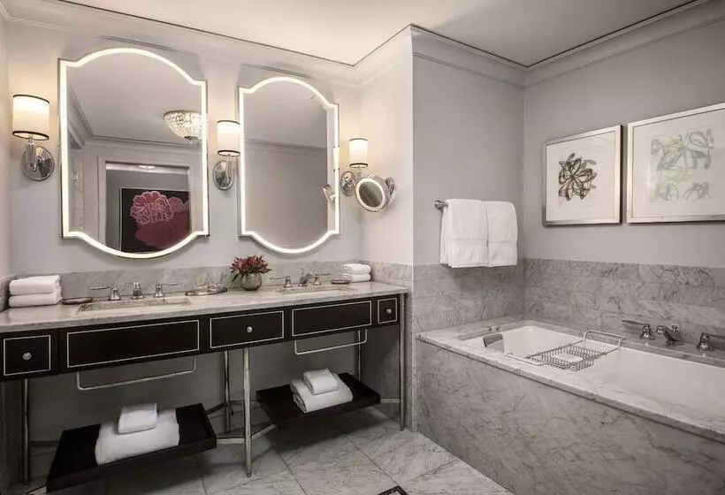 デラックスルーム, Waldorf Astoria Chicago