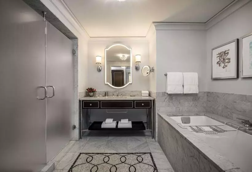 デラックスルーム, Waldorf Astoria Chicago