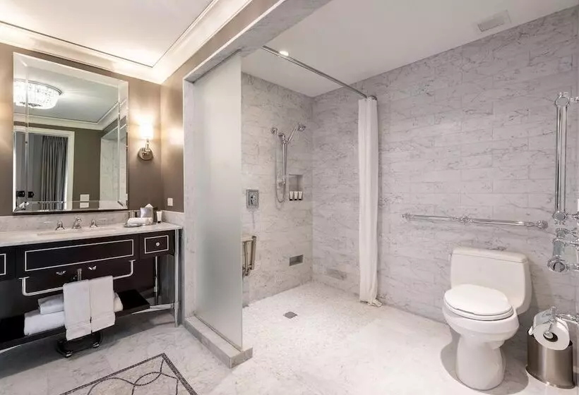 デラックスルーム, Waldorf Astoria Chicago