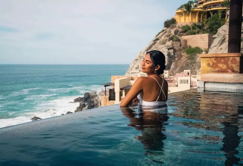 اتاق استاندارد با تخت دوبل و چشم‌انداز دریا, Waldorf Astoria Los Cabos Pedregal