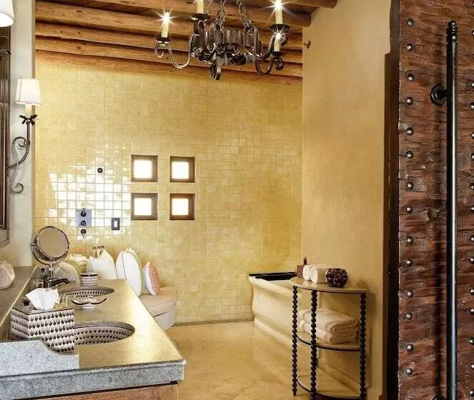 اتاق استاندارد با تخت دوبل و چشم‌انداز دریا, Waldorf Astoria Los Cabos Pedregal