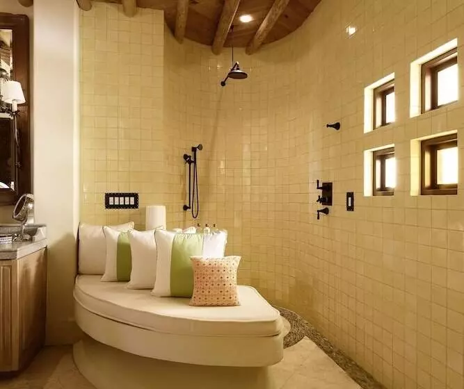 اتاق لوکس با چشم‌انداز دریا, Waldorf Astoria Los Cabos Pedregal