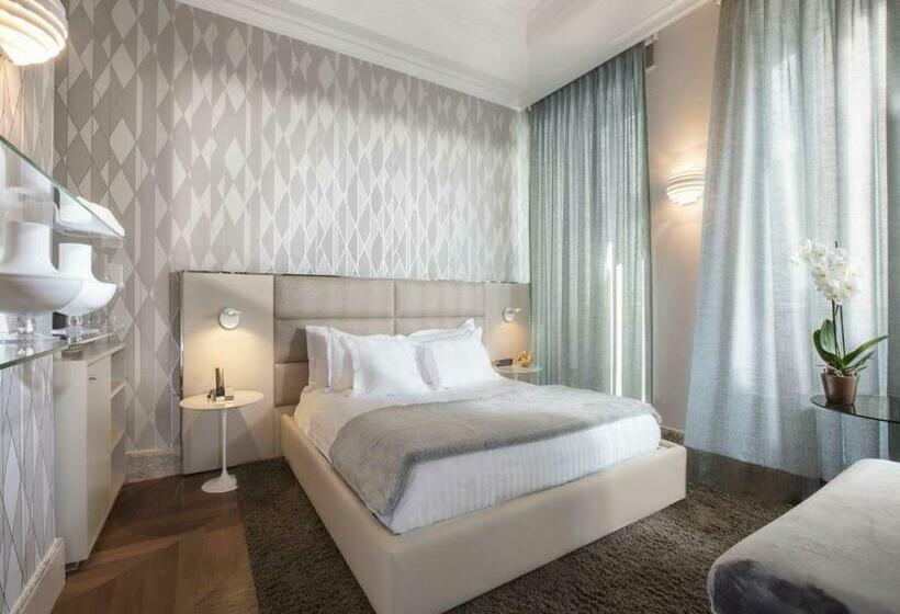 Camera Prestige, Palazzo Manfredi – Small Luxury Hotels Of The World