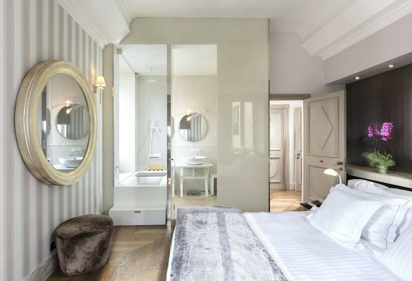 Suite Familiare, Palazzo Manfredi – Small Luxury Hotels Of The World